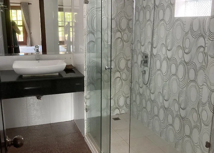 Lily Pad Boutique Hotel 2*